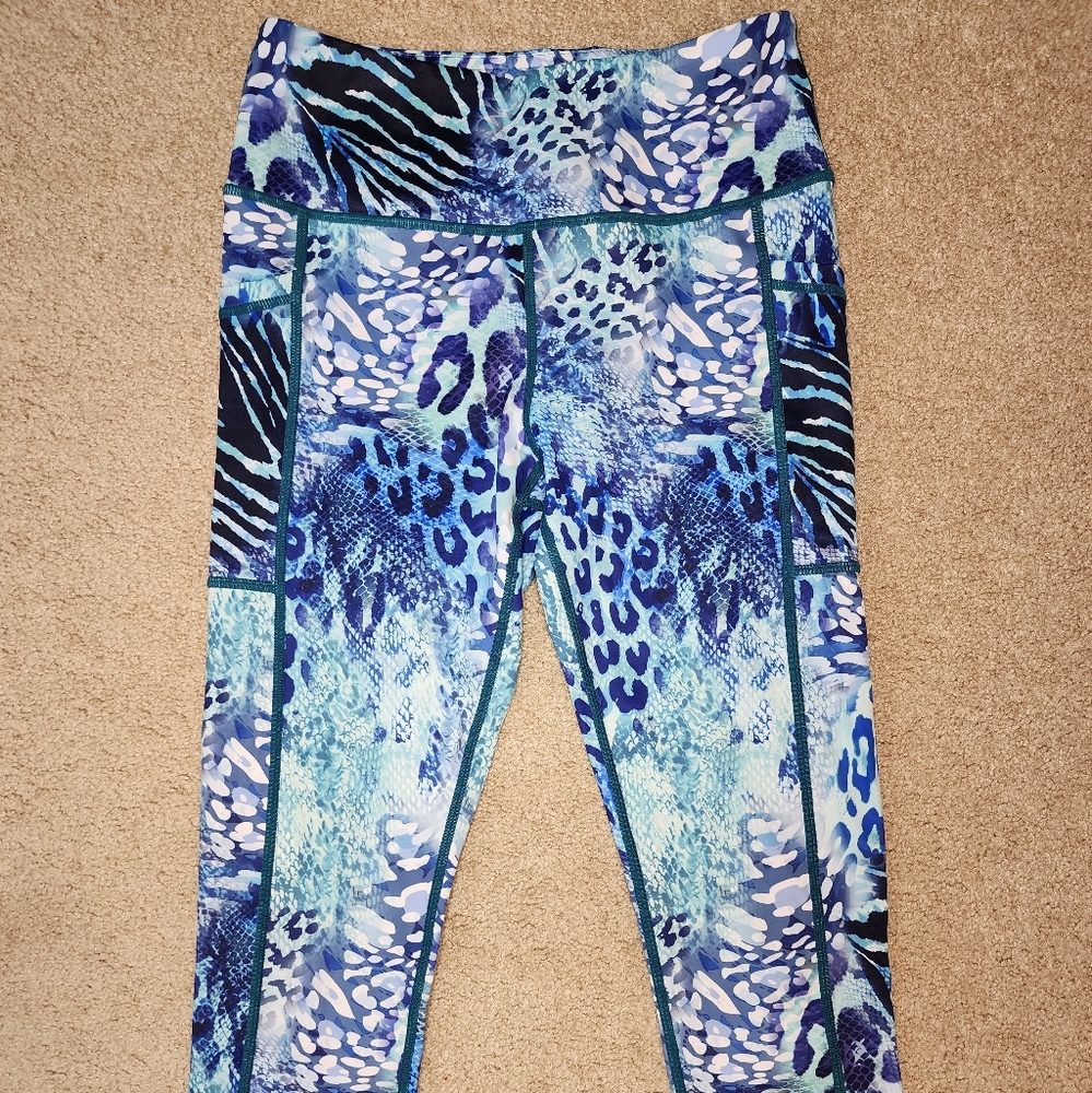 CVG Wild Thing capri length leggings in size S